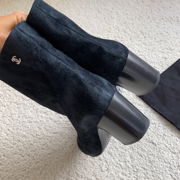 💯 CHANEL navy/black suede booties (38.5 / 8) - Picture 7 of 9